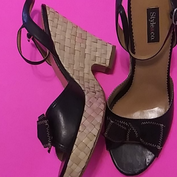 Shoes - Picture 2 of 4